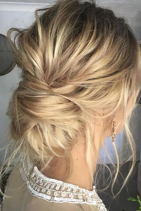 Chic And Easy Wedding Guest Hairstyles ❤ See more: http://www.weddingforward.com/wedding-guest-hairstyles/ #weddings Hair Casual, Wedding Hairs, Casual Wedding Hair, Easy Wedding Guest Hairstyles, Casual Hair, Chignon Bun, Long Shag, Balayage Ombre, Wedding Guest Hairstyles