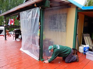 Diy Porch Enclosure Ideas, Diy Enclosed Porch, Winterize Screened In Porch Diy, Deck Screening, Backyard Cabana, Winter Patio, Cabin Porches, Porch Enclosure, Deck Enclosures