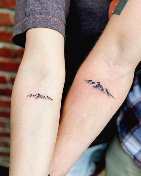 50 Couples Tattoos That Are #RelationshipGoals Simple Couples Tattoos, Married Couple Tattoos, Small Couple Tattoos, Couple Tattoos Unique, Couples Tattoo Designs, Shape Tattoo, Muster Tattoos, Couple Tattoo, Парные Тату