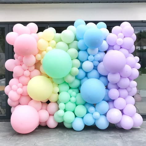 Pastel Balloon Wall, Indoor Halloween Decor, Pfp Halloween, Halloween Tattoo Ideas, Halloween Outfit Ideas, Outdoor Halloween Decor, Candy Theme Birthday Party, Care Bear Birthday, Idee Babyshower