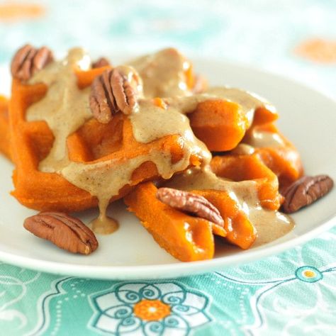 Carrot Waffles Carrot Waffles, Juicer Pulp Recipes, Juicing Ideas, Juice Pulp Recipes, Persimmon Cookies, Paleo Plan, Pulp Recipe, Mediterranean Breakfast, Orange Food