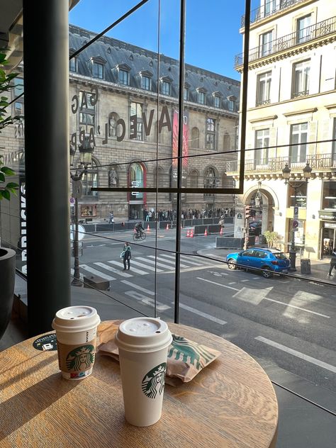 Paris Coffee Aesthetic, London Starbucks Aesthetic, Coffee Paris Aesthetic, Starbucks Aestethic, Cafe Starbucks Aesthetic, Starbucks Cafe Aesthetic, Starbucks In Paris, Joseph Core, Nyc Starbucks