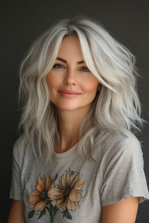 52 Must-See Medium-Length Hairstyles for Women Over 40 in 2024 – CreativeBooster Chemo Haircut, Medium Length Hair Women, Medium Length Hairstyle, Medium Length Blonde Hair, Older Women's Hairstyles, Haircuts For Medium Length Hair, Wavy Lob, Beautiful Gray Hair, Flowy Style