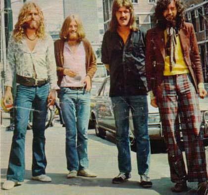 Led Zeppelin Led Zeppelin 70s, Led Zeppelin Ii, Robert Plant Led Zeppelin, Classic Blues, John Paul Jones, John Bonham, Led Zep, 70’s Fashion, Robert Plant