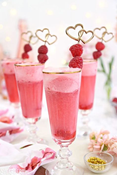 Love Potion Number 9 - a sparkling pink nonalcoholic drink for special occasions! | From SugarHero.com Best Mocktail, Love Potion Number 9, Valentine Drinks, Virgin Drinks, Valentines Baby Shower, Themed Drinks, Valentines Day Desserts, Kampot, Valentine's Day Recipes