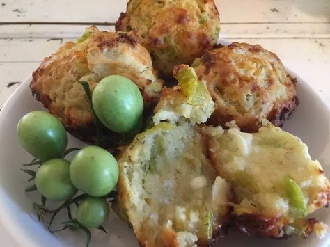 Tomatoes Won’t Ripen? Make These Green Tomato Muffins! Tomato Muffins, Green Tomatoes, My Car, Tomatoes, Zucchini, Muffins, Green, Courgettes