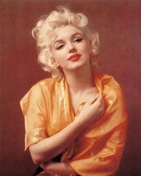 Marilyn photographed by Milton H. Greene in 1955 ❤️ #marilynmonroe #marilyn #monroe #miltongreene #actress #blonde #hollywood #oldhollywood… Marilyn Monroe Orange, Rare Marilyn Monroe, Milton Greene, Marilyn Monroe Fashion, Marilyn Monroe Art, Joe Dimaggio, Jean Harlow, Marilyn Monroe Photos, Marlene Dietrich