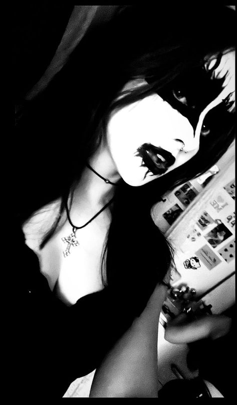 Corpse Makeup Black Metal, Black Metal Makeup, Corpse Paint Black Metal, Corpse Paint Makeup, Emo Eyeliner, Black Metal Fashion, Metalhead Fashion, Metal Makeup, Corpse Paint