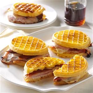 Waffle Monte Cristos Recipe Frozen Garlic Bread, Monte Cristo Sandwich, Winter Breakfast, Frozen Waffles, Griddle Recipes, Croque Madame, Waffle Sandwich, Summer Breakfast, Toast Sandwich