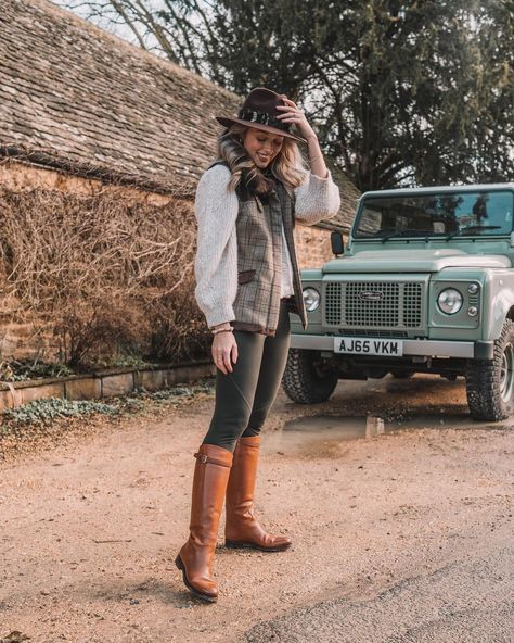 Fashion Mumbler, Country Girl Aesthetic, Fashion Mumblr, Countryside Style, Rubber Boots, Fall Photos, Country Girls, Spring Fashion, Winter Fashion