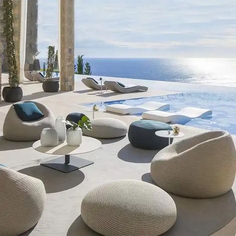 Top Sales Single Luxury Design Outdoor Rattan Garden Sofa Lounge Chair Set Patio Furniture Waterproof Paola Lenti Outdoor, Courtyard Villa, Paola Lenti, Luxury Pools, Pool Lounge, Jw Marriott, Beach House Style, Pool Furniture, Garden Landscape Design