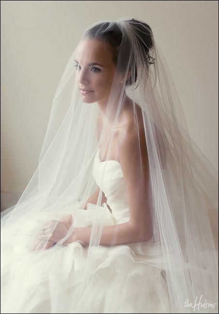 uzun duvak www.dugun.com Veil With Updo, Photo Idea Wedding, Cathedral Veil With Blusher, Veil With Blusher, Cathedral Length Veil, Idea Wedding, Blusher Veil, Boda Mexicana, White Wedding Dress