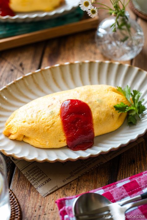 Omurice (Japanese Omelette Rice) オムライス • Just One Cookbook Rice Omelette, Omelette Rice, Japanese Omelette, Rice Video, Healthy Chinese Recipes, Just One Cookbook, Healthy Chinese, Rice Wraps, Japanese Recipes