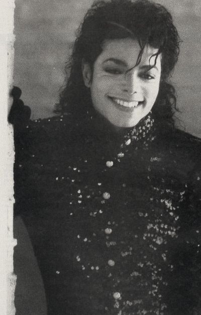 his smile makes my day. ❤️ Michael Jackson Tattoo, Pepsi Commercial, Michael Jackson 1988, Michael Jackson Bad Era, Hee Man, Michael Jackson Rare, Photos Of Michael Jackson, Michael Jackson Smile, Joseph Jackson