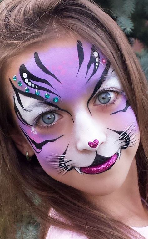 PRETTY CAT FACE MAKEUP FOR HALLOWEEN Cat Face Makeup, Carnaval Make-up, Obličejové Masky, Kitty Face Paint, Animal Face Paintings, Face Painting Ideas, Halloweenský Makeup, Girl Face Painting, Face Painting Tutorials