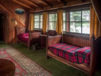 Cabin Themed Bedroom, Mountain Cottages, Adirondack Camp, Adirondack Decor, Adirondack Cabin, Cabin Architecture, Silo House, Adirondack Style, Dream Cabin