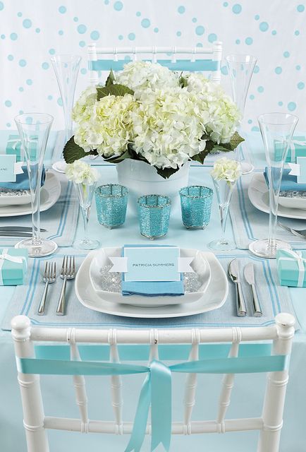 Tiffany blue table setting by Georgica Pond - Mel H, via Flickr Tiffany Blue Wedding Theme, Blue Table Settings, Tiffany Theme, Tiffany Party, Tiffany Blue Wedding, Tiffany Wedding, Party Deco, Blue Themed Wedding, Wedding Blue