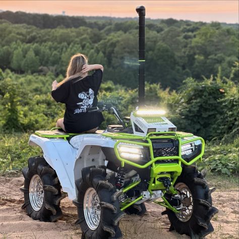 Ending off this Monday with a view 🔥 Only.Hondas ~ DM us your honda pics or use our hashtag🥇 ° ° ° Follow ~ @vesselpowersports Follow ~ @vesselpowersports #hondaboats #hondaboat #honda #hondarancher #hondaranchers #rancher420 #rancher350 #hondaforeman #foreman450 #hondaforemans #foreman500 #hondarubicon #hondarubicons #rubicon500 #hondarincon #hondarincons #hondaboatcrew #hondasubmarines #hondabitch #mudfamily #outlaw2 #vessel #vesselpowersports #vps Mudding Four Wheelers, Mud Riding, Lifted Vehicles, Atv Four Wheelers, Can Am Atv, Motocross Love, Four Wheeling, 4 Wheelers, Four Wheelers