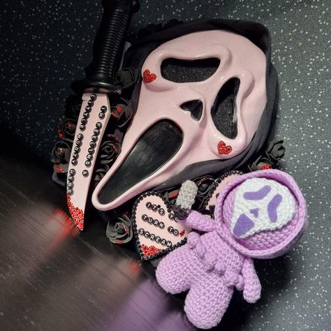 Chibi Ghostface Crochet Chibi Ghostface, Crochet Ghostface Applique, Ghostface Crochet, Pastel Crochet, Pastel Lilac, Kawaii Crochet, Crochet Crafts, Scream, Crochet Ideas