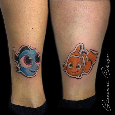 Nemo And Dory Tattoos, Michelle Tattoo, Dory Tattoo, Nemo Tattoo, Friend Tats, Cartoon Legs, Tattoos Disney, Fake Skin Tattoo, Tarot Cards Art Illustration