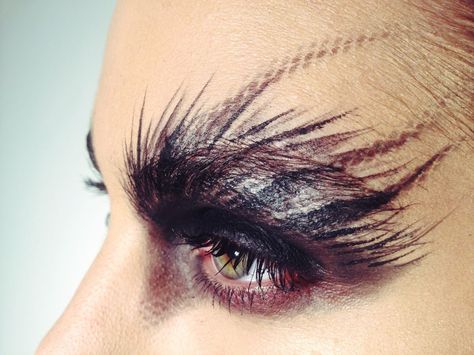 Crow Makeup, Eye Make Up Ideas, Makeup Gone Wrong, Make Up Yeux, Bird Makeup, Fantasy Make-up, Inspiration Moodboard, Editorial Inspiration, High Fashion Makeup