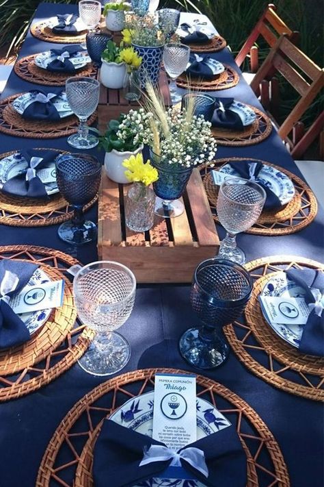 #bluegoblet #glassgoblet #wineglass #costanova #bluedinnerplate #ceramicdishes Outdoor Dinner Table Decor Night, Spring Summer Table Decor, Indigo Table Setting, Blue And White Plates, Blue Table Settings, Navy Table, Wedding Themes Summer, Tafel Decor, Table Setting Decor