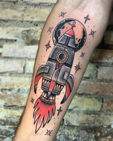 Traditional Rocket Tattoo, Rocket Ship Tattoo, Space Sleeve, Bomb Tattoo, Traditonal Tattoo, Interesting Tattoos, Rocket Tattoo, Ufo Tattoo, American Traditional Tattoo Ideas