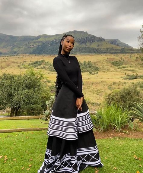 Umbhaco Xhosa Skirts, African Traditional Dresses Xhosa, Xhosa Traditional Attire Women, Umbaco Xhosa Dresses, Traditional Dresses Xhosa, Xhosa Skirt, Umbhaco Xhosa Designs, Xhosa Makoti Outfits, Xhosa Attire For Ladies