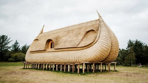 Houseboat for Ho, Simon Starling’s modern ark Tech Marketing, Glasgow School, Glasgow School Of Art, Climate Crisis, Houseboat, Business Education, Business Books, Wealth Management, Global Economy