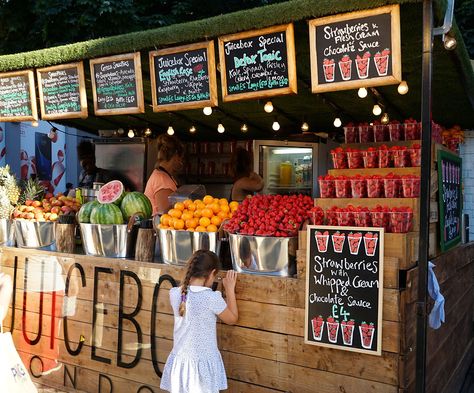 Jamaica Drink, Fresh Juice Bar, Juice Bar Interior, Vintage Trailer Remodel, Juice Cafe, Coffee Food Truck, Juice Bar Design, Smoothie Shop, Cupcake Shops