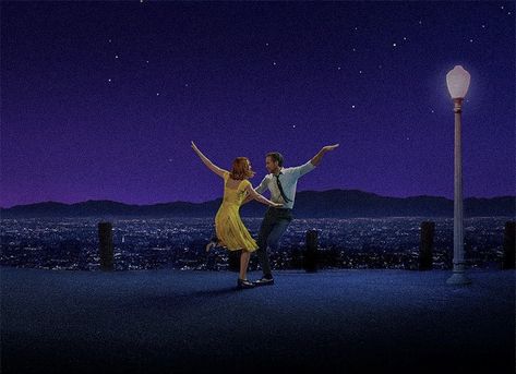 Pretty Movie Scenes, La La Land Aesthetic Scene, Laptop Wallpaper Movies, Film Stills Wallpaper, La La Land Pfp, Movie Stills Aesthetic, Lalaland Aesthetic, Movie Cinematography, Pc Backgrounds