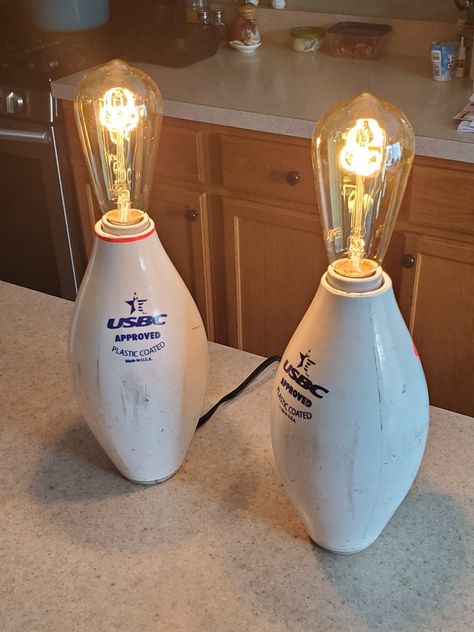 Bowling Lane Projects, Bowling Pins Ideas Projects, Repurposed Bowling Pins, Ideas For Old Bowling Balls, Bowling Pin Lamp, Decorated Bowling Pins, Diy Bowling Pins, Bowling Ideas, Diy Bowling