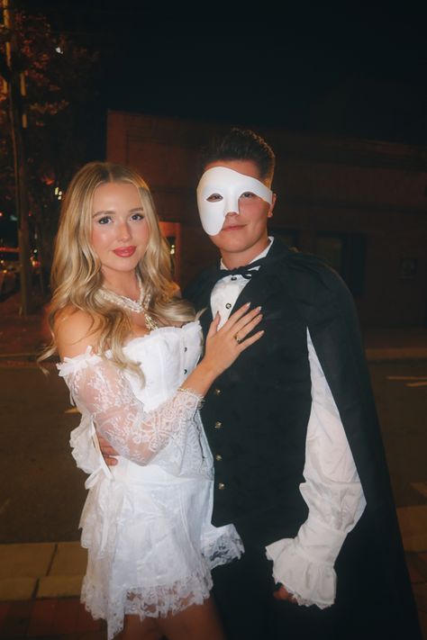 The Phantom And Christine Costume, Halloween Costumes Phantom Of The Opera, Phantom Of The Opera And Christine Costume, Christine Costume Phantom Of The Opera, Halloween Phantom Of The Opera, Christine And Phantom Costume, Phantom And Christine Costume Halloween, Villains Couple Costume, Phantom Of The Opera Couple Costume