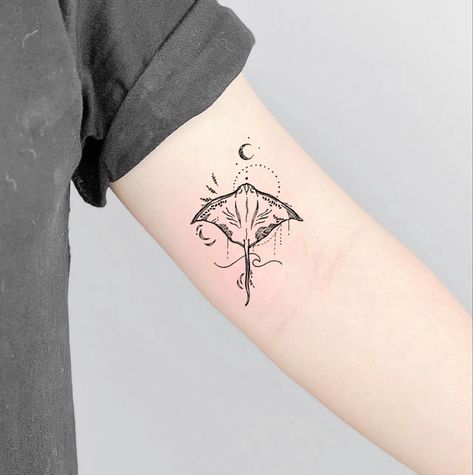 Stingray Tattoo Meaning, Manta Ray Tattoo, Stingray Tattoo, Ray Tattoo, Anchor Tattoo, Symbol Tattoos, Tattoo Meaning, Manta Ray, Symbolic Tattoos