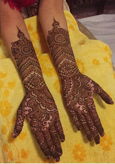 Pakistani Bridal Henna, Bridal Full Hand Mehndi, Mehndi Designs For Full Hands, Wedding Henna Designs, Hinduism History, Mehndi Bridal, Beautiful Simple Mehndi Design, Henna Bridal, Finger Mehndi