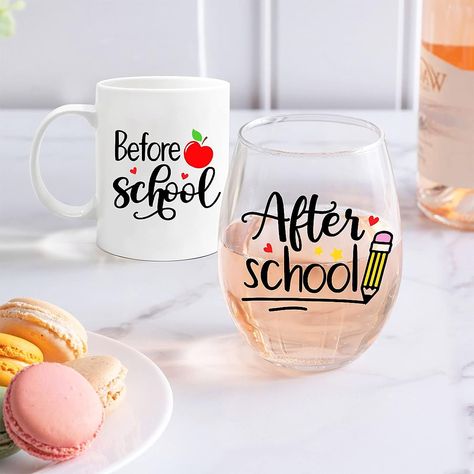 Teacher Wine Glasses, Teacher Wine Glass, Gift First Day Of School, Funny Wine Glasses, Wine Teacher, Appreciation Gifts Diy, Teacher Retirement Gifts, Teacher Appreciation Gifts Diy, Gifts Set