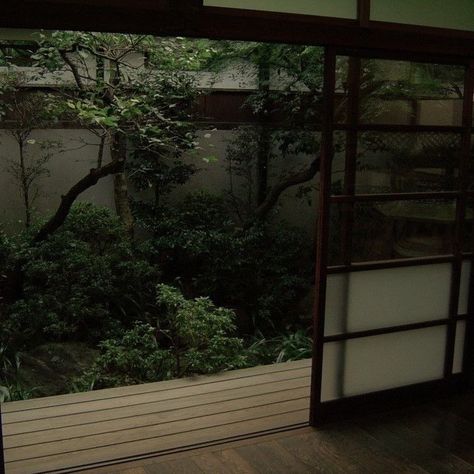 Japan Aesthetic, Aesthetic Japan, Japanese Aesthetic, Japanese House, Jolie Photo, Back Garden, Nature Aesthetic, Pretty Places, Green Aesthetic