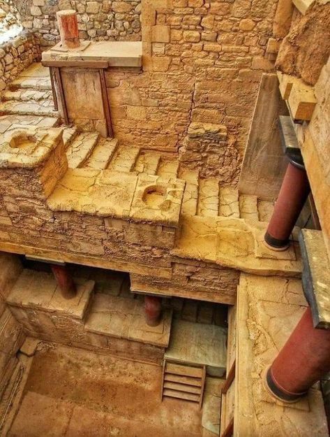 Palace Of Knossos, Knossos Palace, Weird History Facts, Greece Architecture, Ancient Library, Sunken City, Grece Antique, Mystery Of History, Crete Greece