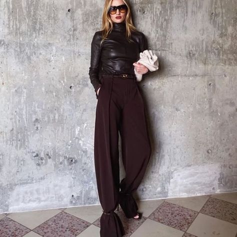 The Cool Hour (@thecoolhour) • Instagram photos and videos Wide Leg Trousers Outfit, Fall Moodboard, Rosie Huntington Whiteley Style, Rosie Hw, Casual Glam, Rosie Huntington, Huntington Whiteley, Color Story, Rosie Huntington Whiteley