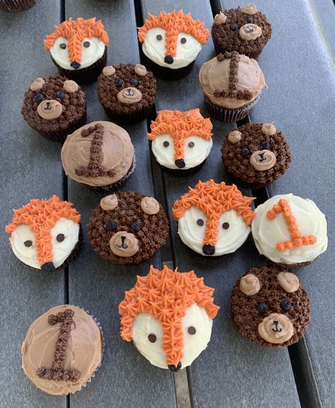 Cupcakes For One Year Old, Cupcakes 1st Birthday, Woodland 1st Birthday Party, Forest Animal Birthday Party, Woodland First Birthday Party, Woodland Themed First Birthday, Woodland Themed Birthday Cake, 1st Birthday Party Woodland Theme, Woodland Birthday Party Ideas