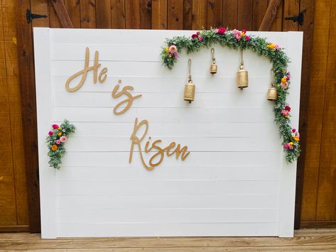 Spring Photobooth Ideas, Resurrection Sunday Backdrop, He Is Risen Photo Backdrop, Easter Photo Wall Church, Easter Stage Decor, Easter Photo Backdrop Ideas Church, Spring Church Decor, He Is Risen Backdrop, Easter Photo Booth Ideas