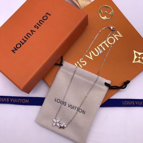 Louis Vuitton Nails, Louis Vuitton Necklace, Louis Vuitton Jewelry, Dope Jewelry, Louis Vuitton Wallet, Louis Vuitton Shoes, Girly Jewelry, Jewelry Inspo, Accessories Jewelry