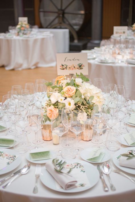 Peach and green table setting Peach Table Setting, Green Table Settings, Round Table Decor, Parisian Wedding, Storybook Wedding, Chic Table, Peach And Green, Green Table, Brown Table