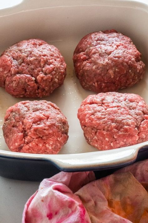 How to Cook Burgers in the Oven - Brooklyn Farm Girl Hamburgers In The Oven, Oven Hamburgers, Oven Baked Burgers, Burgers In The Oven, French Fry Casserole, Oven Burgers, Baked Hamburgers, Baked Burgers, Jalapeno Burger