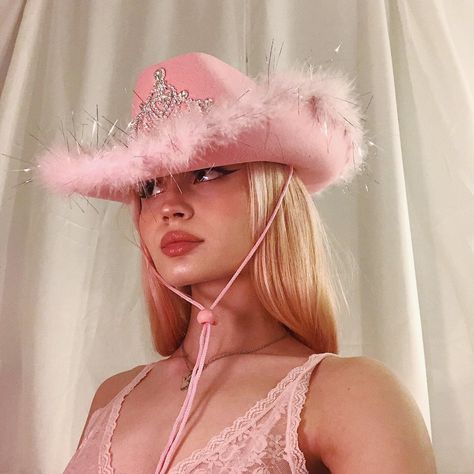 Cowboy Barbie Aesthetic, Pink Cowboy Hat Aesthetic, Pink Cowboy Aesthetic, Pink Cowboy Outfit, Cowboy Hat With Rhinestones, Cowboy Princess, Cowboy Barbie, Cowboy Outfit Men, Pink Cowgirl Aesthetic