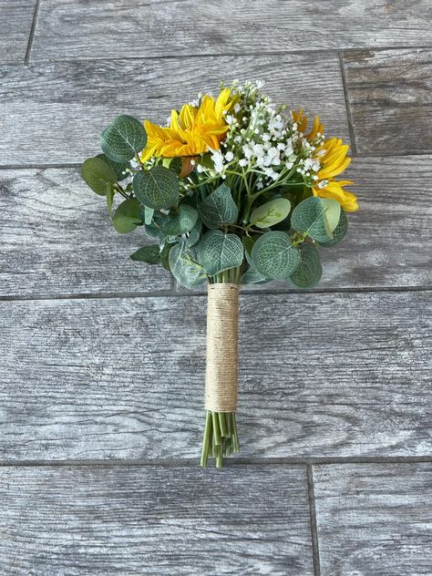 Sage Green And Sunflower Wedding, Sunflower Wedding Fall, Oct Wedding, Sunflower Centerpieces, Sage Dress, Sunflower Bouquets, Wedding Fall, Simple Green, Sunflower Wedding