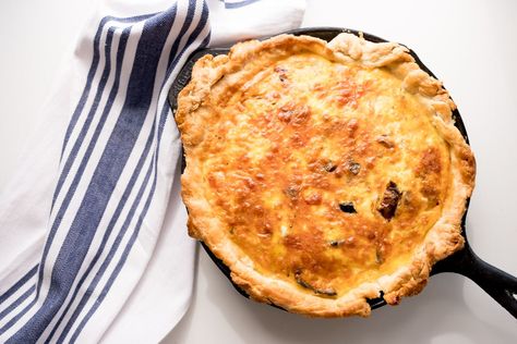 Pepper, Onion & Sausage Quiche in a Cast Iron Skillet Skillet Quiche, Sausage Quiche, Onion Quiche, Cast Iron Skillet Cooking, Onion Pie, Best Macaroni Salad, Iron Skillet Recipes, Cheese Quiche, Skillet Cooking