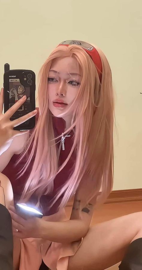 FB: Skonovia Barbie (Via);
TikTok: @skonoviacomingg❤️;
Threads: @skonovia.bbi Blonde Hair Characters, Blonde Cosplay, Anime Cosplay Ideas, Makeup Cosplay, Sakura Cosplay, Cosplay Cosplay, Cosplay Inspo, Drawing Stuff, Cute Cosplay