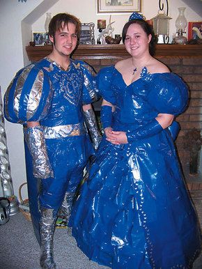 Blue Duct Tape Costumes, Ugly Prom Dress, Worst Prom Dresses, Awkward Prom Photos, Prom Dress Fails, Funny Prom, Couple Prom, Ugly Dresses, Ugly Outfits