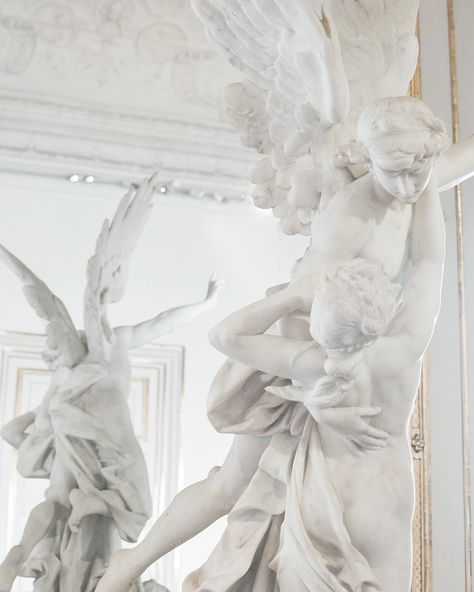 White Aesthetic Statue, Aesthetic Statue, White Aura, Summer Outfits Minimalist, Cupid And Psyche, European Sculpture, Angel Statues, White Swan, Art Diary